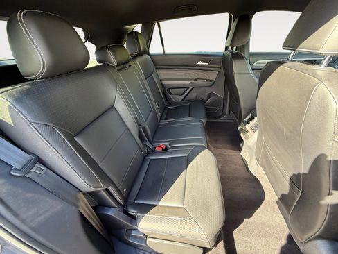Used 2022 Volkswagen Atlas Cross Sport SE image 18