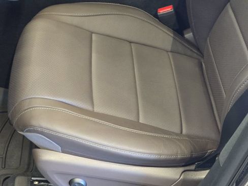 Used 2021 Mercedes-Benz GLS 450 4MATIC image 32