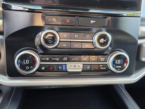 Used 2024 Ford Expedition Max XLT image 31