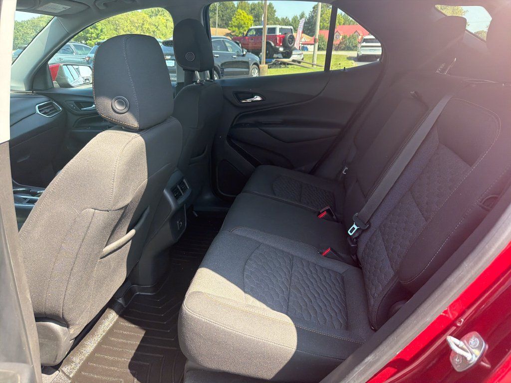 Used 2020 Chevrolet Equinox LT FWD image 12