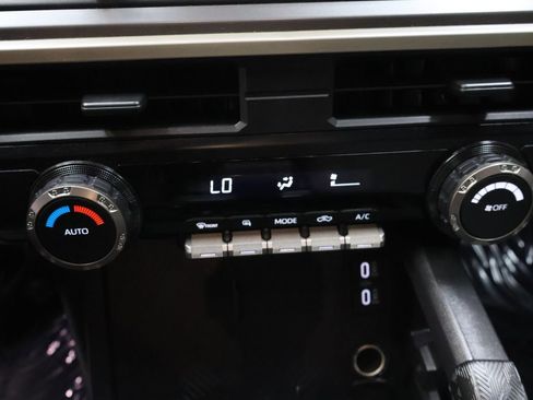 Used 2024 Toyota Tacoma TRD Sport AWD/4WD image 22