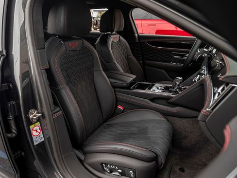 Certified 2023 Bentley Flying Spur W12 image 33