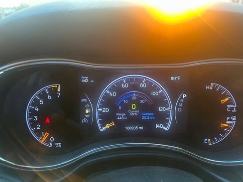 Used 2017 Jeep Grand Cherokee Laredo RWD image 16