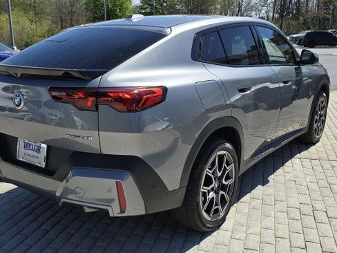 Certified 2025 BMW X2 xDrive28i w/ Premium Package image 5