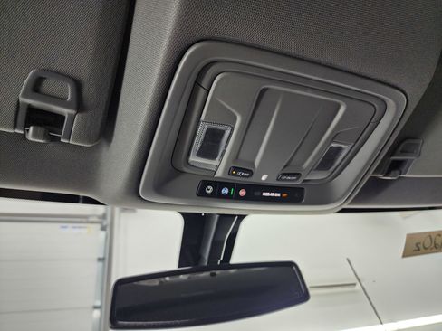 Used 2023 Chevrolet Silverado 2500 LT w/ Convenience Package image 12