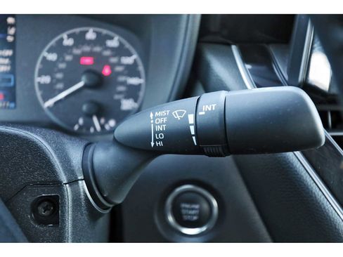 Used 2025 Toyota Corolla SE image 18