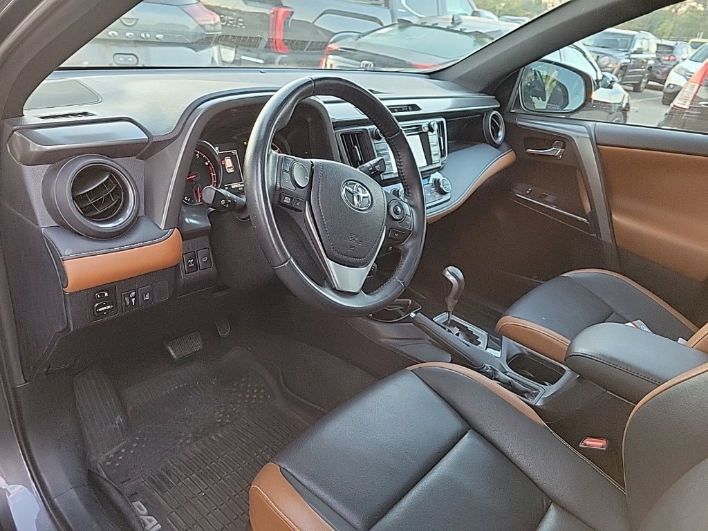 Used 2017 Toyota RAV4 SE AWD/4WD image 8