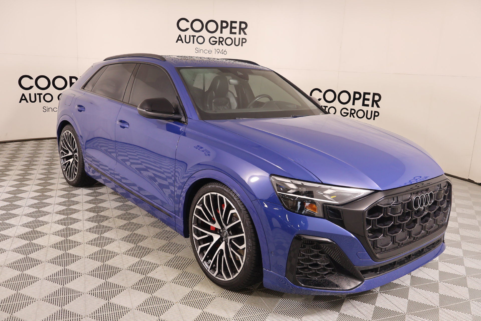 Used 2024 Audi SQ8 Prestige w/ Prestige Package AWD/4WD image 1