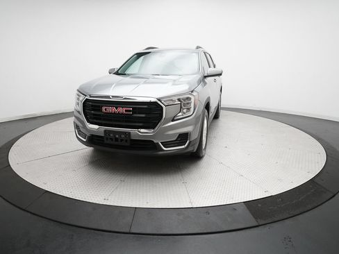 Used 2024 GMC Terrain SLE w/ Driver Convenience Package AWD/4WD image 12