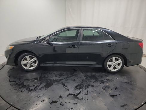 Used 2014 Toyota Camry SE image 4