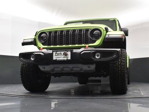 New 2026 Jeep Gladiator Mojave w/ Safety Group AWD/4WD image 20