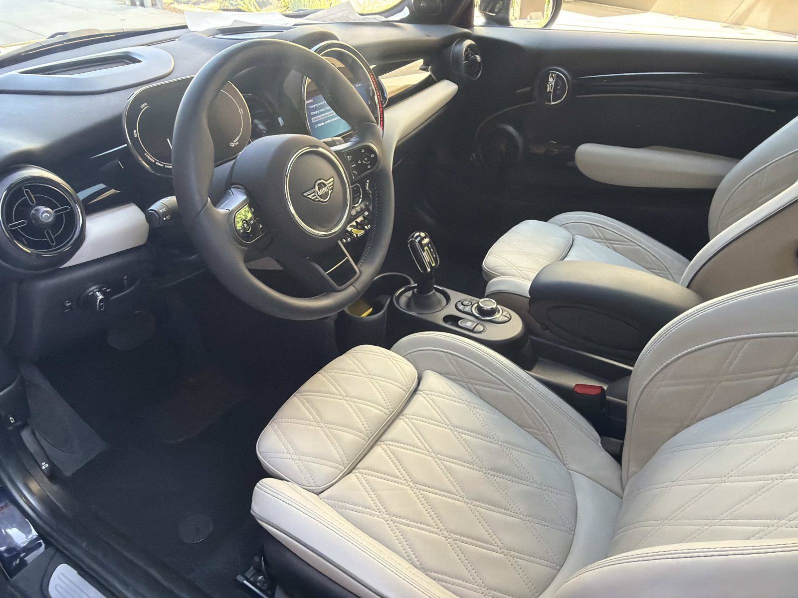 Used 2024 MINI Cooper SE FWD image 9