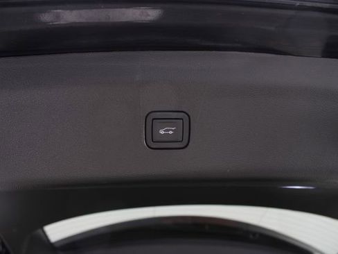 Used 2023 Buick Enclave Essence w/ Experience Buick Package image 19