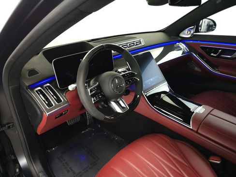 Used 2024 Mercedes-Benz S 63 AMG S w/ Carbon Fiber Exterior Package image 9