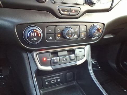 Used 2023 GMC Terrain Denali w/ Denali Premium Package image 34