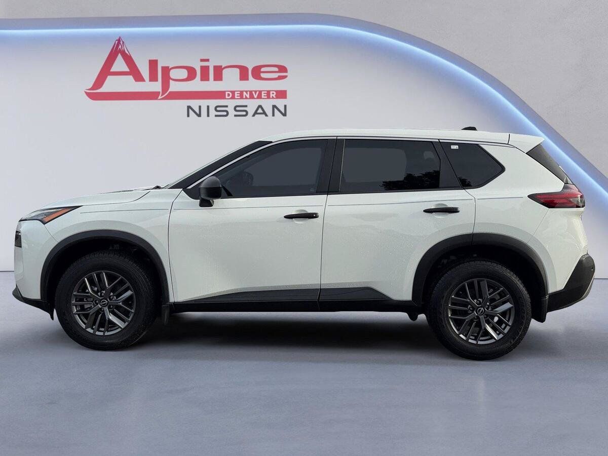 Used 2023 Nissan Rogue S FWD image 2