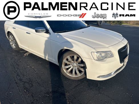 Used 2019 Chrysler 300 Limited RWD image 1