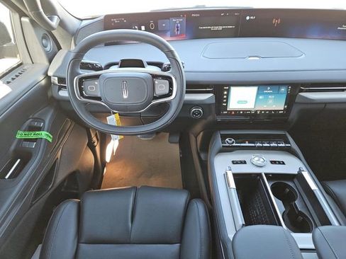 New 2025 Lincoln Navigator Reserve w/ Jet Appearance Package image 4