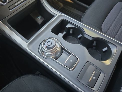 Used 2022 Ford Edge SE w/ Black Appearance Package image 25