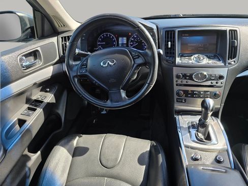 Used 2015 INFINITI Q40 w/ Moonroof Package RWD image 3