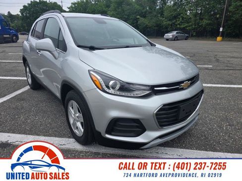 Used 2019 Chevrolet Trax LT w/ LT Convenience Package FWD image 7