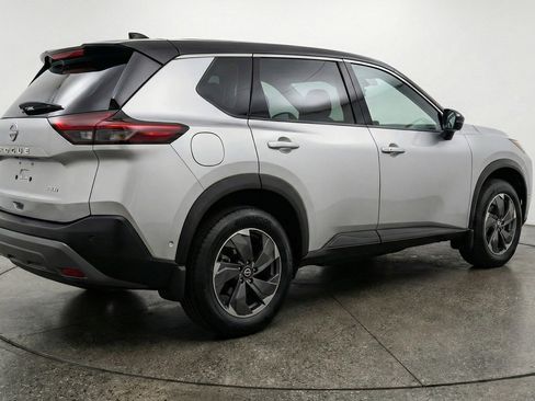 Used 2025 Nissan Rogue SV AWD/4WD image 9
