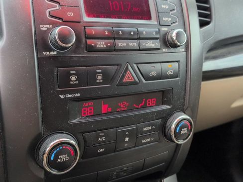 Used 2011 Kia Sorento EX image 28