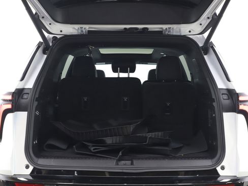 Used 2024 Chevrolet Traverse RS AWD/4WD image 19