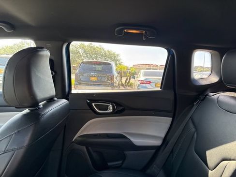 Used 2025 Jeep Compass Limited AWD/4WD image 21