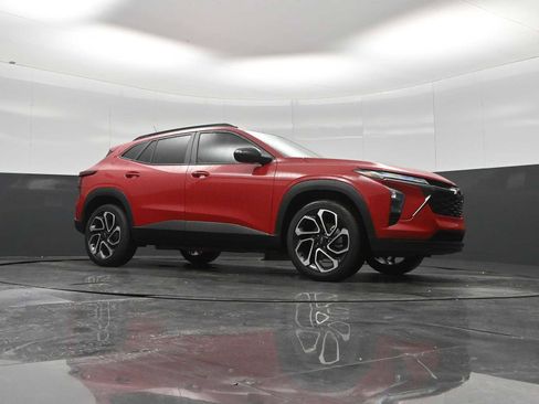 New 2026 Chevrolet Trax RS w/ Driver Confidence Package FWD image 24