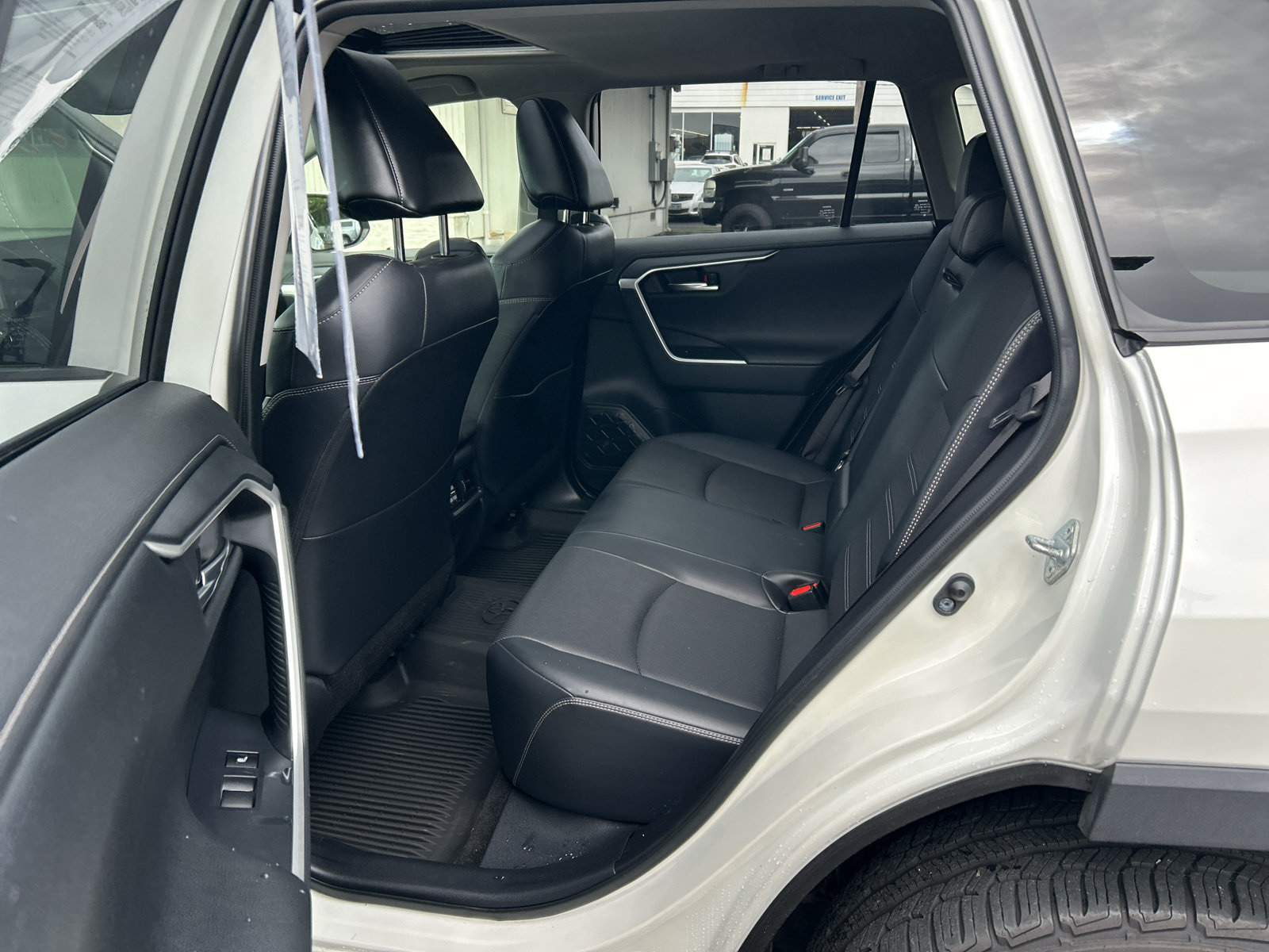 Used 2019 Toyota RAV4 Limited w/ Cold Weather Package AWD/4WD image 29