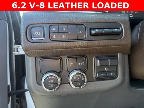 Used 2022 GMC Yukon Denali w/ Denali Ultimate Package image 16