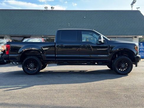 Used 2019 Ford F250 Lariat w/ Lariat Ultimate Package image 4