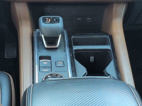 Used 2023 Nissan Pathfinder Platinum AWD/4WD image 19