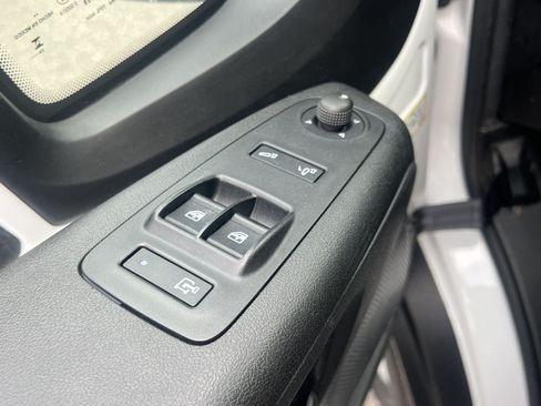 Used 2025 RAM ProMaster 2500 w/ Convenience Group FWD image 14