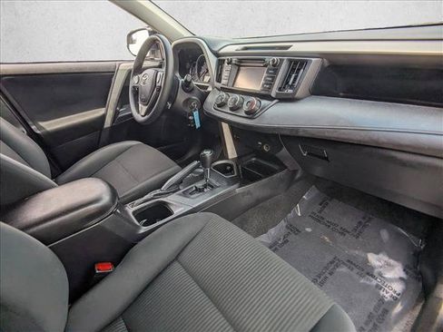 Used 2016 Toyota RAV4 LE FWD image 20