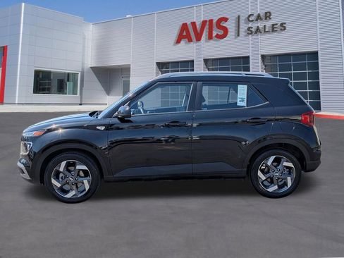 Used 2025 Hyundai Venue SEL image 10
