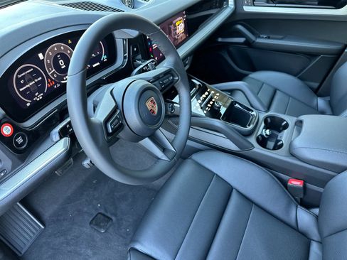 New 2026 Porsche Cayenne S image 4