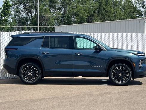 New 2026 Chevrolet Traverse LT w/ Sun and Wheel Package AWD/4WD image 3
