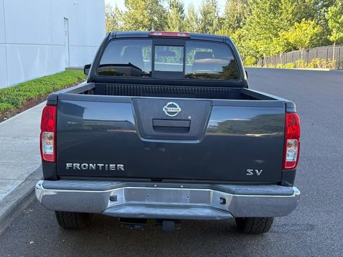 Used 2012 Nissan Frontier SV RWD image 5