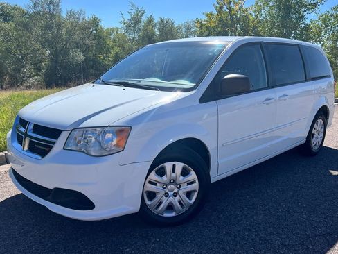 Used 2014 Dodge Grand Caravan SE w/ Quick Order Package 29E SE image 4