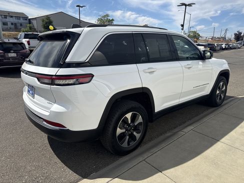 Used 2024 Jeep Grand Cherokee Limited 4xe AWD/4WD image 6