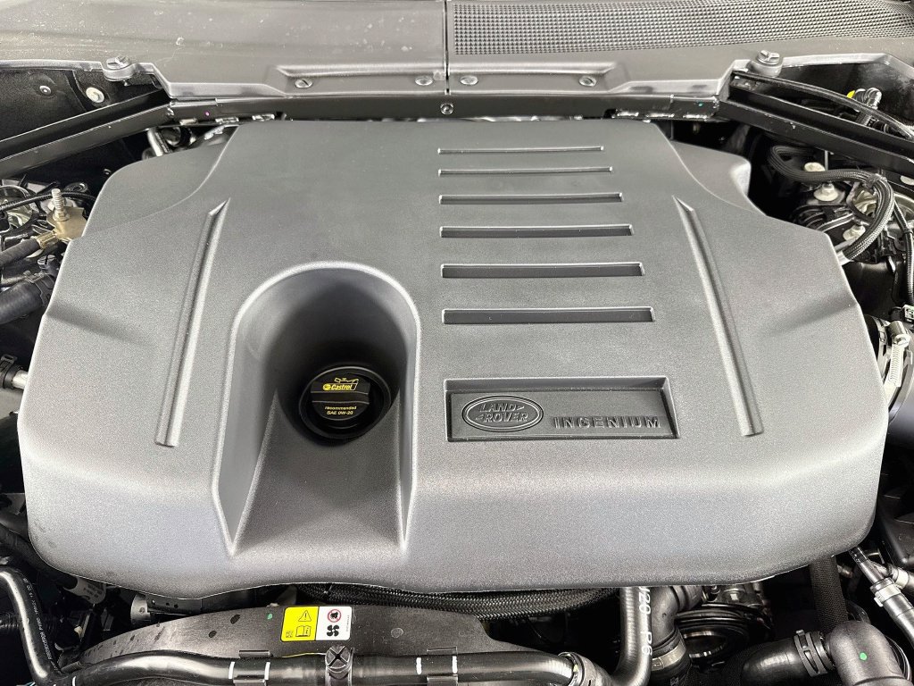 Used 2026 Land Rover Defender 110 X-Dynamic SE AWD/4WD image 26