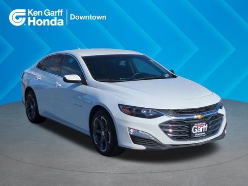 Used 2021 Chevrolet Malibu LT image 1