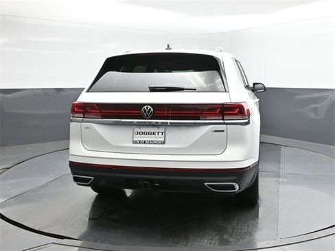 New 2025 Volkswagen Atlas SEL image 11