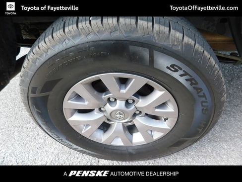 Used 2017 Toyota Tacoma SR5 image 7