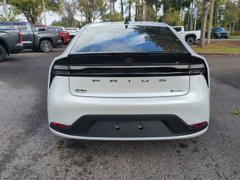 New 2026 Toyota Prius SE image 6