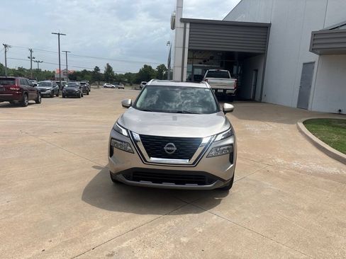 Used 2023 Nissan Rogue SL w/ SL Premium Package FWD image 9