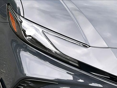 Used 2025 Toyota Camry SE w/ Convenience Package FWD image 27