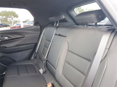 Used 2023 Chevrolet TrailBlazer ACTIV image 9